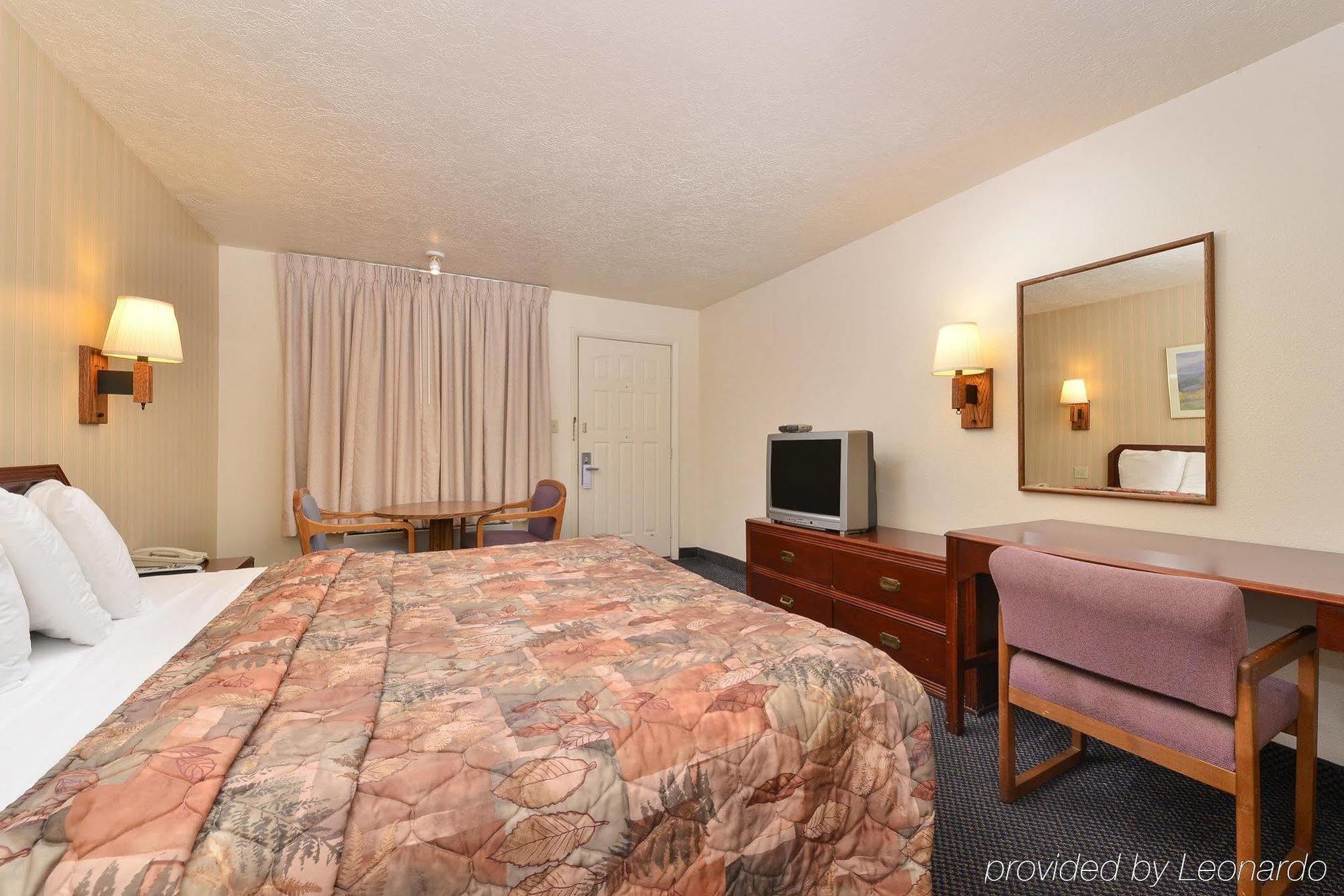 Americas Best Value Inn & Suites Ft Collins E At I-25 Fort Collins Exterior photo