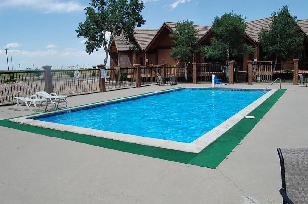 Americas Best Value Inn & Suites Ft Collins E At I-25 Fort Collins Exterior photo