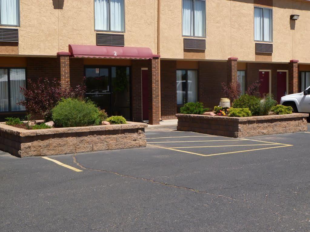 Americas Best Value Inn & Suites Ft Collins E At I-25 Fort Collins Exterior photo